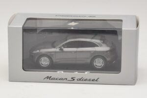 Porsche Macan S Diesel 95B Bronze Métallisé Minichamps 1:43 WAP0201510E Métal Moulé — image 4 sur 4