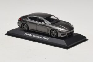 Porsche Panamera 970 Turbo Gris Métallisé Maxichamps 1:43 940062371 Métal Moulé — image 3 sur 4