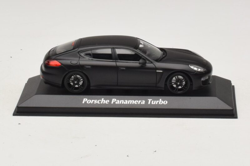 Porsche Panamera 970 Turbo Noir Mat Maxichamps 1:43 940062370 Métal Moulé