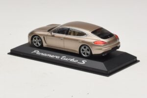 Porsche Panamera 970 Turbo S Bronze Métallisé Minichamps 1:43 WAP0200600E Métal Moulé — image 3 sur 4