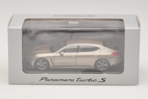 Porsche Panamera 970 Turbo S Bronze Métallisé Minichamps 1:43 WAP0200600E Métal Moulé — image 4 sur 4
