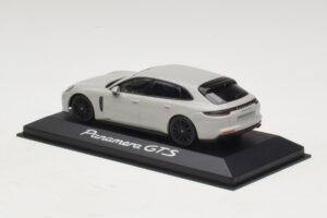 Porsche Panamera GTS 971 Chalk Grey Minichamps 1:43 WAP0207640J Métal Moulé — image 3 sur 4