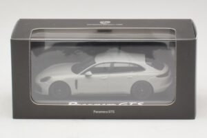 Porsche Panamera GTS 971 Chalk Grey Minichamps 1:43 WAP0207640J Métal Moulé — image 4 sur 4