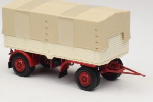 Remorque de Camion Bâche Blanc Rouge Minichamps 1:43 439159096 Métal Moulé — image 4 sur 6