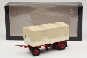 Remorque de Camion Bâche Blanc Rouge Minichamps 1:43 439159096 Métal Moulé — image 6 sur 6