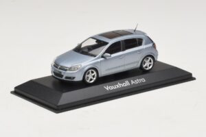 Vauxhall Astra H Sedan Bleu Clair Métallisé Minichamps 1:43 ASTRA007 Métal Moulé — image 2 sur 4