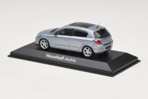 Vauxhall Astra H Sedan Bleu Clair Métallisé Minichamps 1:43 ASTRA007 Métal Moulé — image 3 sur 4