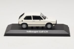 Volkswagen Golf GTI Mk1 Blanc Maxichamps 1:43 940055171 Métal Moulé