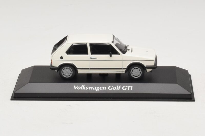 Volkswagen Golf GTI Mk1 Blanc Maxichamps 1:43 940055171 Métal Moulé