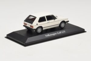 Volkswagen Golf GTI Mk1 Blanc Maxichamps 1:43 940055171 Métal Moulé — image 2 sur 4