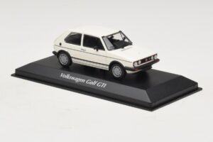 Volkswagen Golf GTI Mk1 Blanc Maxichamps 1:43 940055171 Métal Moulé — image 3 sur 4