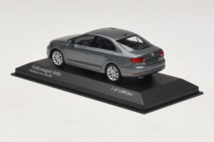 Volkswagen Jetta Mk6 Grey Metallic Minichamps 1:43 400059000 Métal Moulé — image 3 sur 4