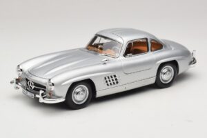 Mercedes 300 SL W198 Gullwing argent Norev 1:18 183857 Métal Moulé