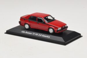Alfa Romeo 75 V6 3.0 America Rouge Maxichamps 1:43 940120461 Métal Moulé — image 3 sur 5