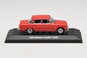 Alfa Romeo Giulia 1600 Rouge Maxichamps 1:43 940120901 Métal Moulé