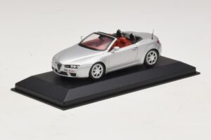Alfa Romeo Giulia Spider Argent Minichamps 1:43 400120731 Métal Moulé — image 2 sur 5