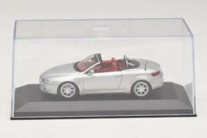 Alfa Romeo Giulia Spider Argent Minichamps 1:43 400120731 Métal Moulé — image 4 sur 5