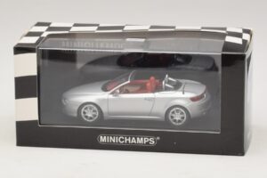 Alfa Romeo Giulia Spider Argent Minichamps 1:43 400120731 Métal Moulé — image 5 sur 5