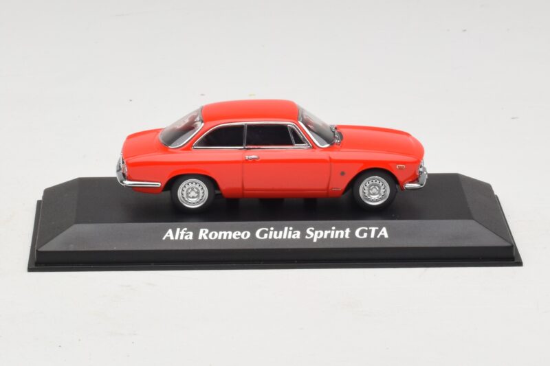 Alfa Romeo Giulia Sprint GTA Rouge Maxichamps 1:43 940120440 Métal Moulé