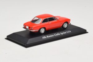 Alfa Romeo Giulia Sprint GTA Rouge Maxichamps 1:43 940120440 Métal Moulé — image 2 sur 5