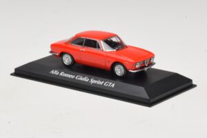 Alfa Romeo Giulia Sprint GTA Rouge Maxichamps 1:43 940120440 Métal Moulé — image 3 sur 5