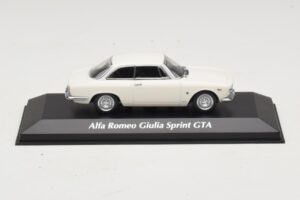 Alfa Romeo Giulia Sprint GTA Blanc Maxichamps 1:43 940120441 Métal Moulé