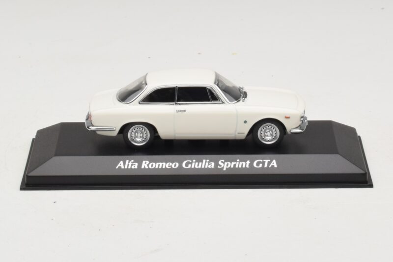 Alfa Romeo Giulia Sprint GTA Blanc Maxichamps 1:43 940120441 Métal Moulé