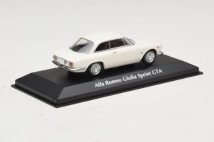 Alfa Romeo Giulia Sprint GTA Blanc Maxichamps 1:43 940120441 Métal Moulé — image 2 sur 5