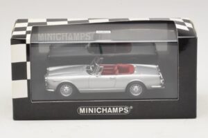 Alfa Romeo Spider 916 3.2 V6 24V Argent Minichamps 1:43 400120330 Métal Moulé — image 4 sur 5