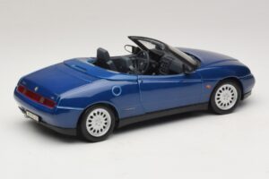 Alfa Romeo Spider 916 Bleu Maisto 1:18 31831 Métal Moulé — image 3 sur 8