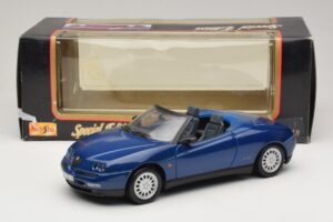 Alfa Romeo Spider 916 Bleu Maisto 1:18 31831 Métal Moulé — image 8 sur 8