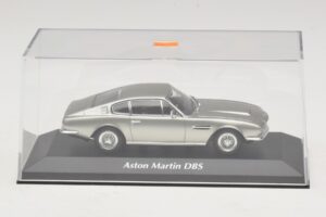 Aston Martin DBS Argent Maxichamps 1:43 940137600 Métal Moulé — image 4 sur 5