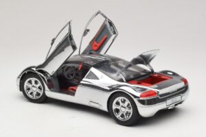 Audi Avus Quattro Chrome Silver Revell 1:18 08830 Métal Moulé — image 5 sur 8