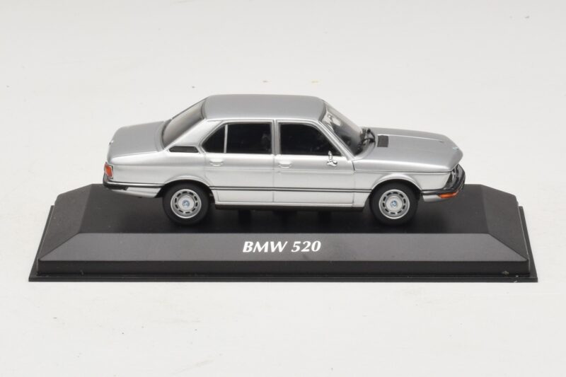BMW 520 E12 Argent Maxichamps 1:43 940023000 Métal Moulé