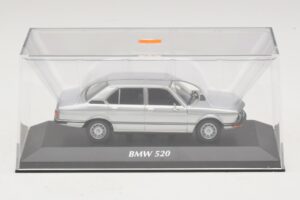 BMW 520 E12 Argent Maxichamps 1:43 940023000 Métal Moulé — image 4 sur 5
