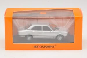 BMW 520 E12 Argent Maxichamps 1:43 940023000 Métal Moulé — image 5 sur 5