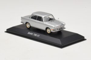BMW 700 LS Argent Maxichamps 1:43 940023700 Métal Moulé — image 3 sur 5