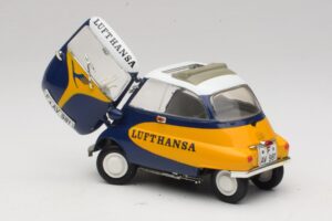 BMW Isetta 250 Lufthansa Revell 1:18 08926 Métal Moulé — image 5 sur 8