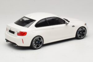 BMW M2 F87 Blanc Minichamps 1:18 155026104 Métal Moulé — image 2 sur 6