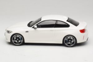 BMW M2 F87 Blanc Minichamps 1:18 155026104 Métal Moulé — image 3 sur 6