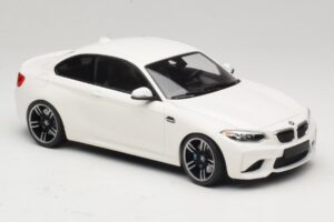 BMW M2 F87 Blanc Minichamps 1:18 155026104 Métal Moulé — image 4 sur 6