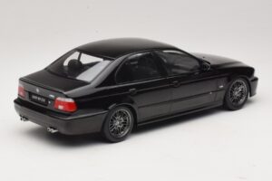 BMW M5 E39 Noir KK-Scale 1:18 KKDC181623 Métal Moulé — image 2 sur 6