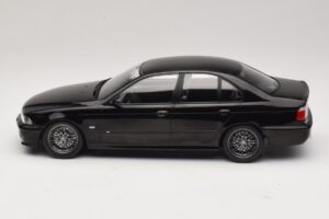 BMW M5 E39 Noir KK-Scale 1:18 KKDC181623 Métal Moulé — image 3 sur 6