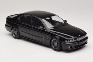 BMW M5 E39 Noir KK-Scale 1:18 KKDC181623 Métal Moulé — image 4 sur 6
