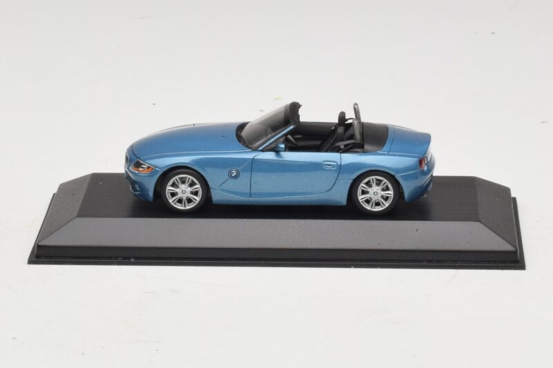 BMW Z4 E85 Bleu Clair Métallisé Boîte De Remplacement Minichamps 1:43 80420144054-R1 Métal Moulé
