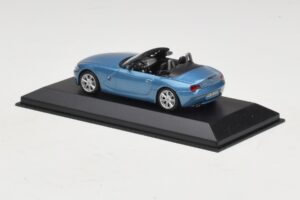 BMW Z4 E85 Bleu Clair Métallisé Boîte De Remplacement Minichamps 1:43 80420144054-R1 Métal Moulé — image 3 sur 5