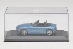 BMW Z4 E85 Bleu Clair Métallisé Boîte De Remplacement Minichamps 1:43 80420144054-R1 Métal Moulé — image 4 sur 5