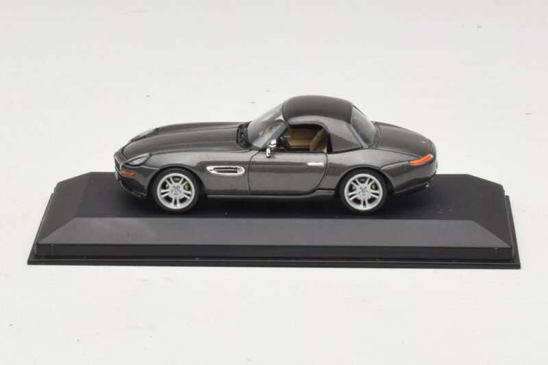 BMW Z8 E52 Hardtop Gris Minichamps 1:43 BMW Z8 E52 Hardtop Gris Minichamps 1:43 BMW022 Métal Moulé