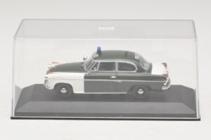 Borgward Isabella Polizei Frankfurt Minichamps 1:43 400096090 Métal Moulé — image 4 sur 5