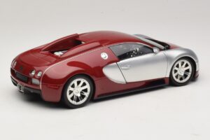 Bugatti Veyron Centenaire Edition Chrome Red Minichamps 1:18 100110851 Métal Moulé — image 3 sur 8